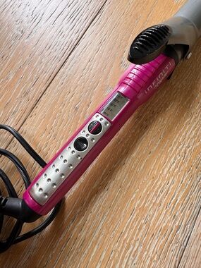 Infiniti Conair 1.25” Curling Iron Ceramic Tourmaline Digital 395°F